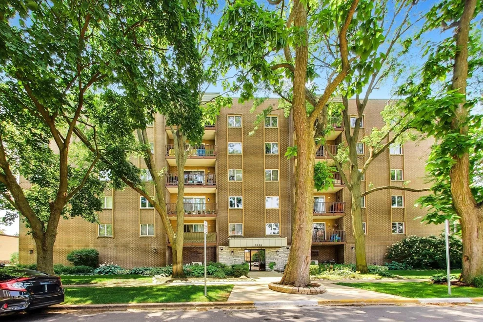 Unit for sale at 1365 Ashland Avenue, Des Plaines, IL 60016