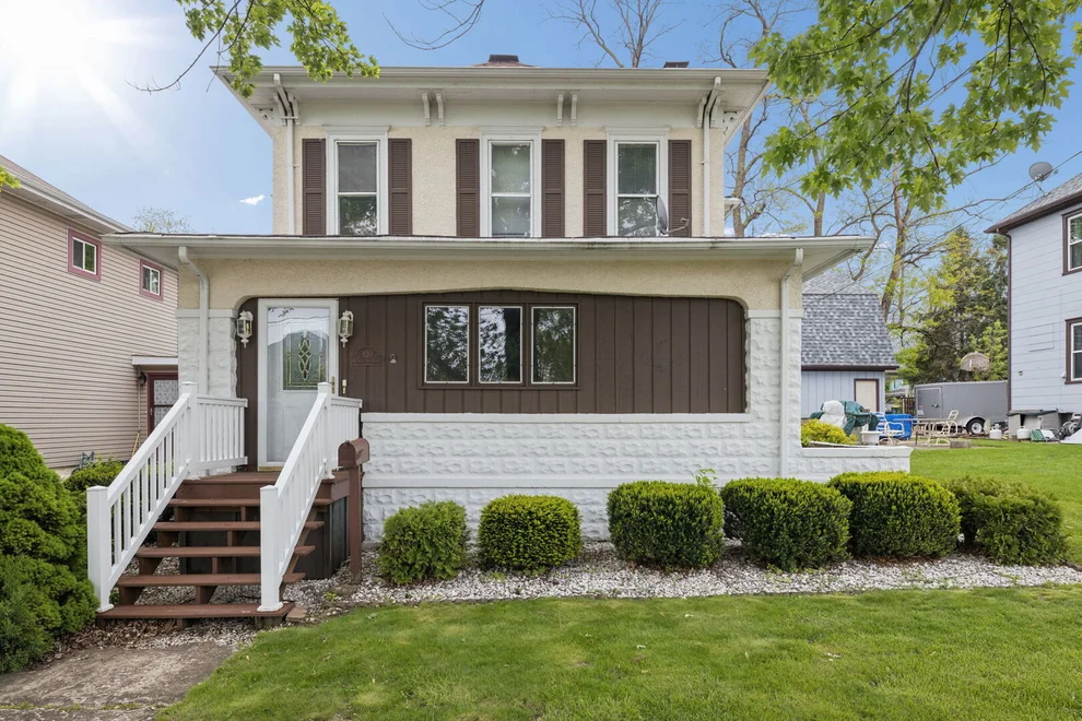 Unit for sale at 820 S Washington Street, Lockport, IL 60441