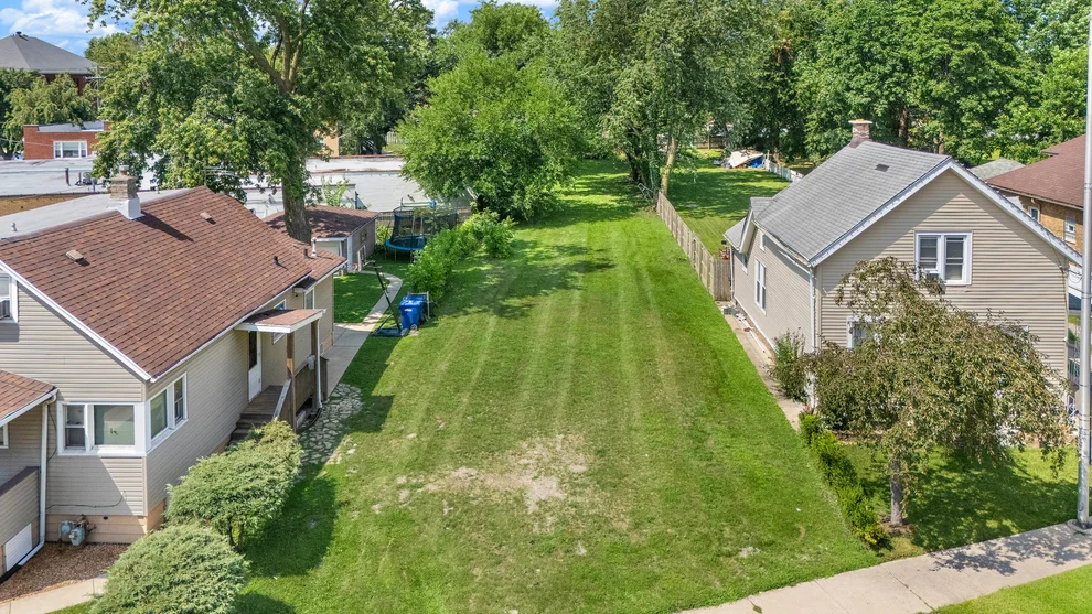 Unit for sale at 1950 Vermont Street, Blue Island, IL 60406