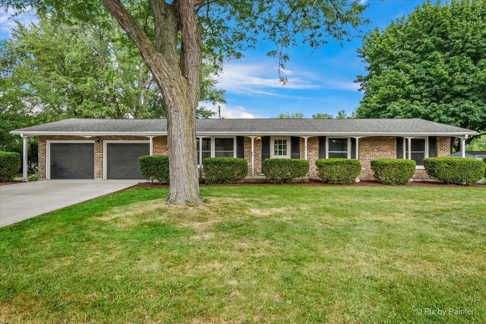 Unit for sale at 136 Scott Drive, East Dundee, IL 60118