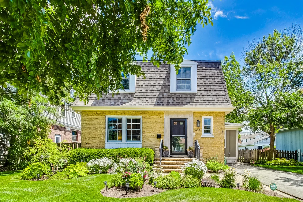 Unit for sale at 607 S WESTERN Avenue, Park Ridge, IL 60068