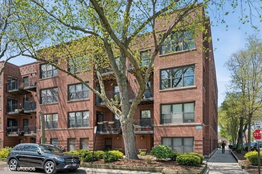 Unit for sale at 5028 N Hermitage Avenue, Chicago, IL 60640