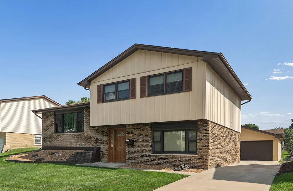 Unit for sale at 7527 163 Street, Tinley Park, IL 60477