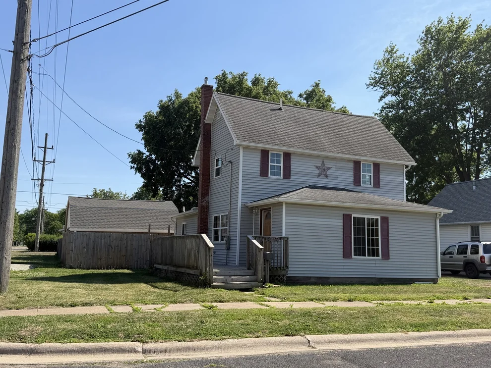 Unit for sale at 414 East 8th Street, Rock Falls, IL 61071