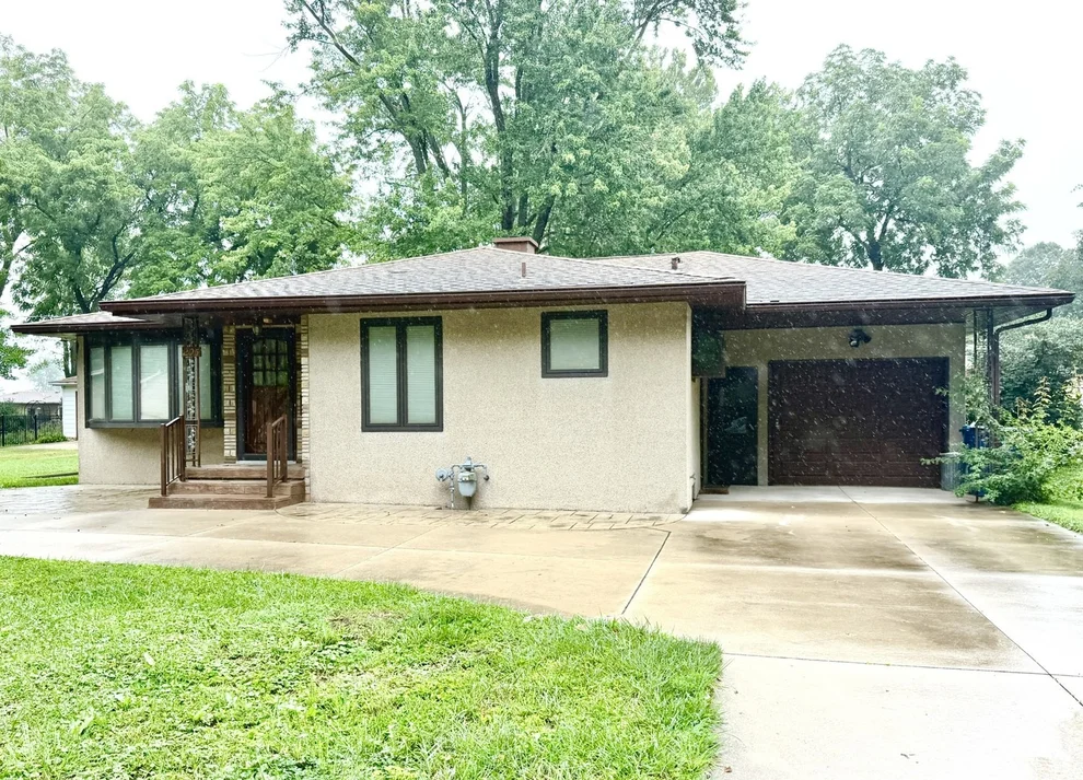 Unit for sale at 205 Oak Street, Spring Valley, IL 61362
