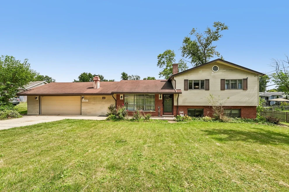 Unit for sale at 2N435 Pleasant Avenue, Glen Ellyn, IL 60137