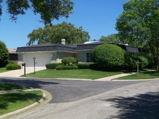 Unit for sale at 2439 BURGUNDY Lane, NORTHBROOK, IL 60062