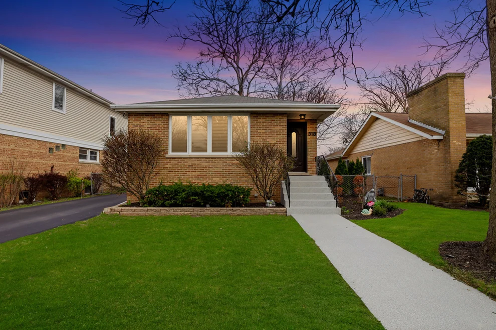 Unit for sale at 318 Hibbard Road, Wilmette, IL 60091