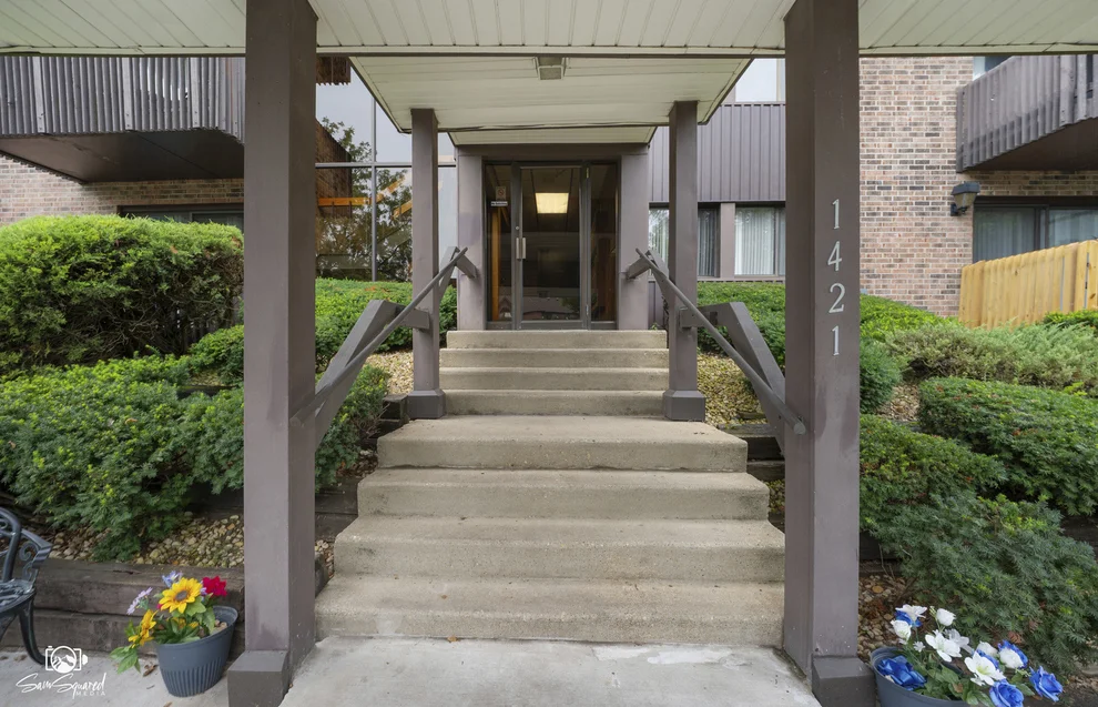 Unit for sale at 1421 Woodbridge Road, Joliet, IL 60436