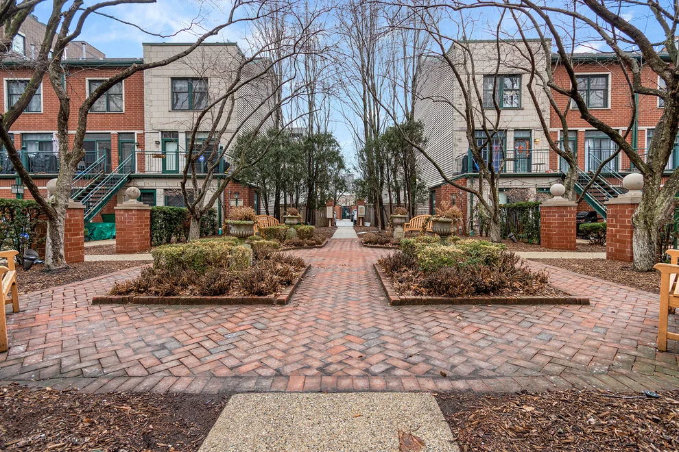 Unit for sale at 1812 S State Street, Chicago, IL 60616