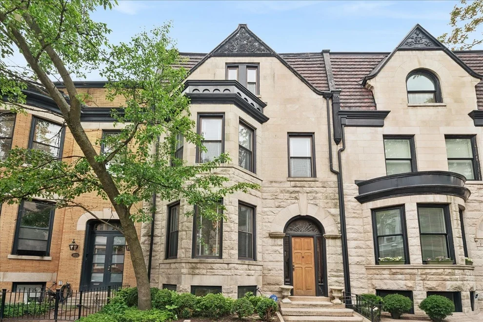 Unit for sale at 3822 N ALTA VISTA Terrace, Chicago, IL 60613