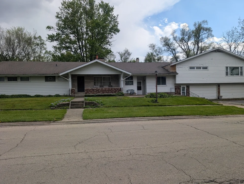 Unit for sale at 704 W McKinley Street, Harvard, IL 60033