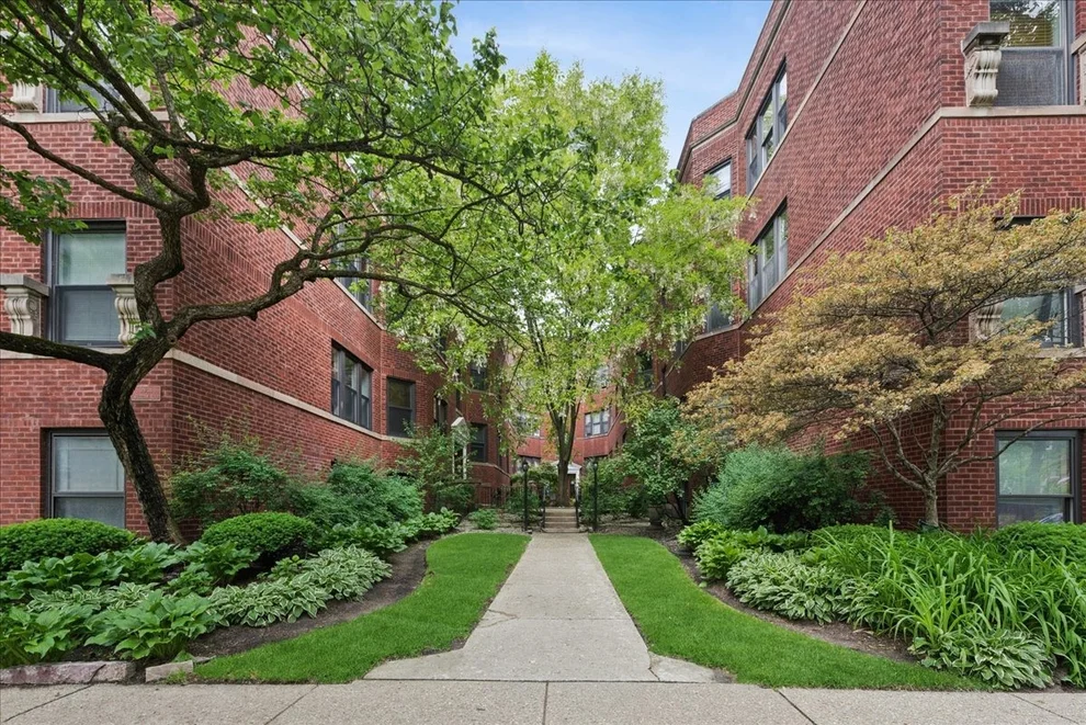 Unit for sale at 530 Sheridan Road, Evanston, IL 60202