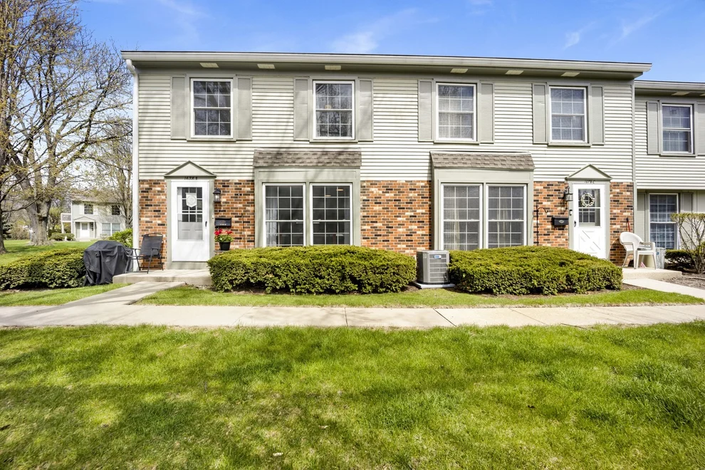 Unit for sale at 1678 Trowbridge Court, Wheaton, IL 60189