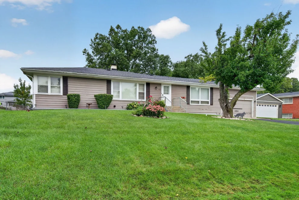 Unit for sale at 2N266 Prairie Avenue, Glen Ellyn, IL 60137