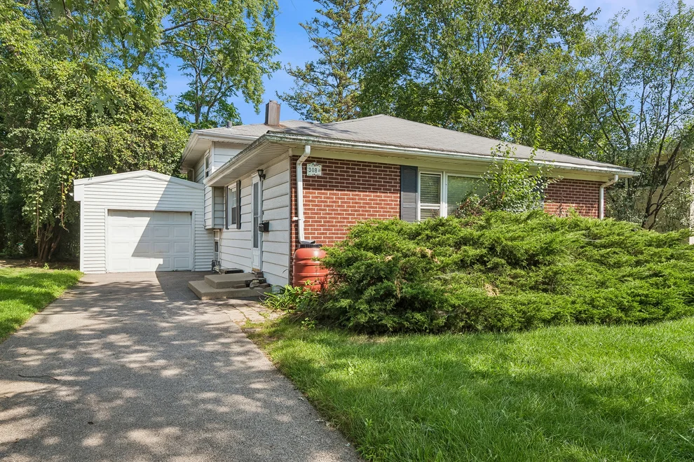Unit for sale at 308 Southgate Drive, Northbrook, IL 60062