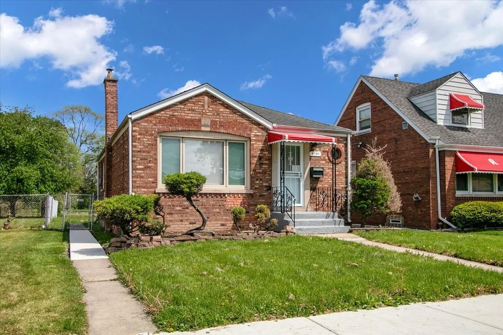 Unit for sale at 9709 S Avalon Avenue, Chicago, IL 60628