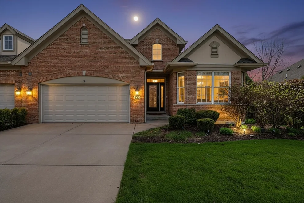 Unit for sale at 735 Woodglen Lane, Lemont, IL 60439