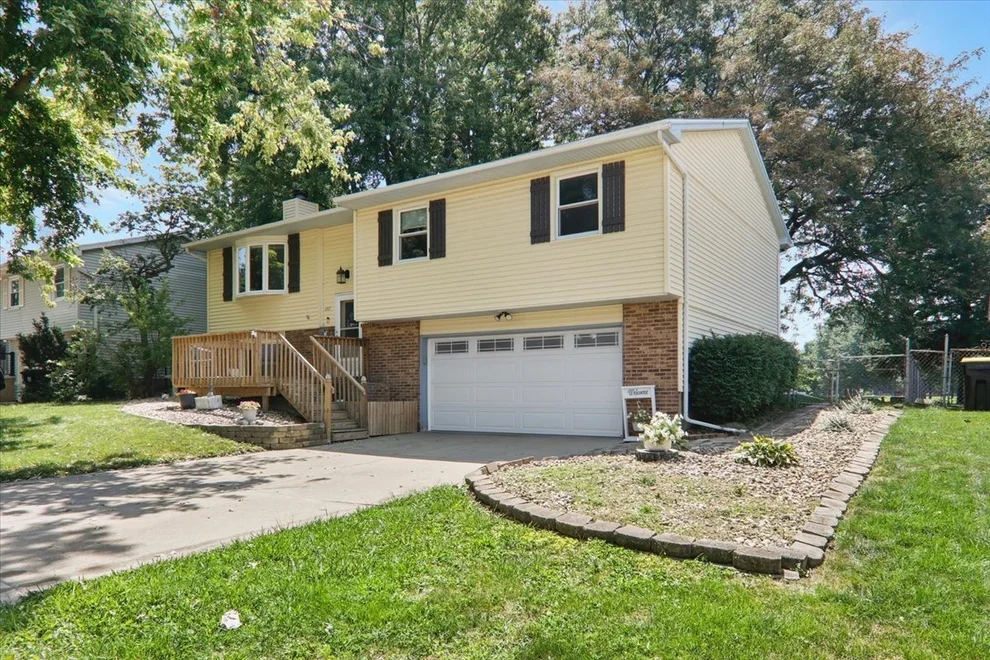 Unit for sale at 207 Suelynn Drive, Normal, IL 61761