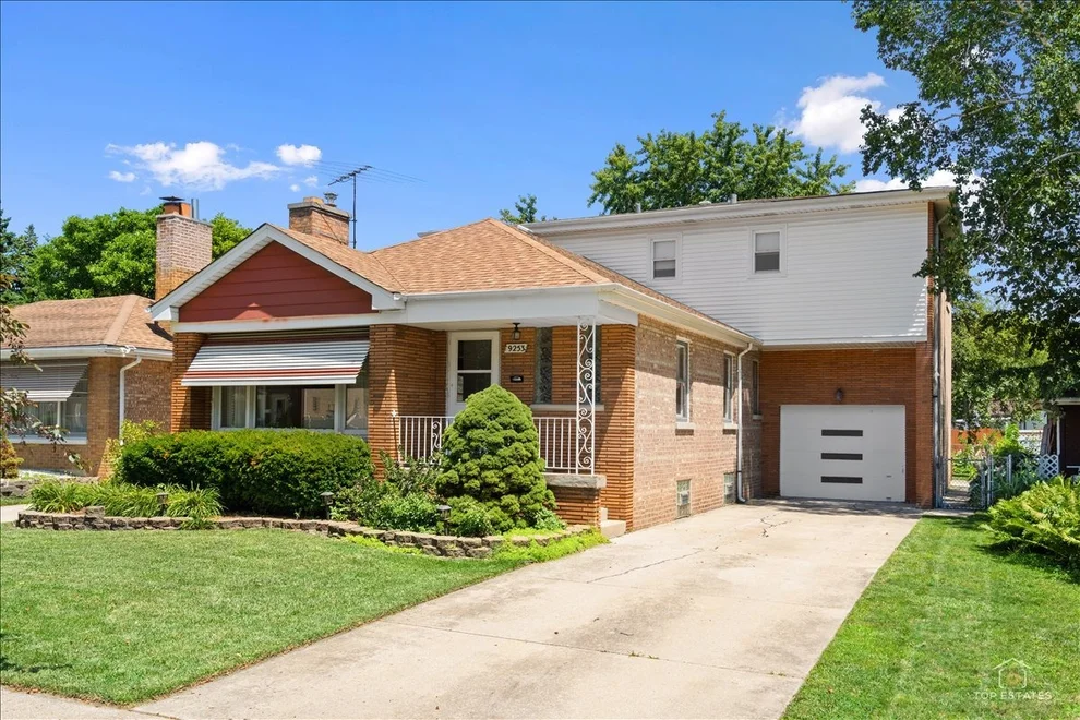 Unit for sale at 9253 S Sacramento Avenue, Evergreen Park, IL 60805