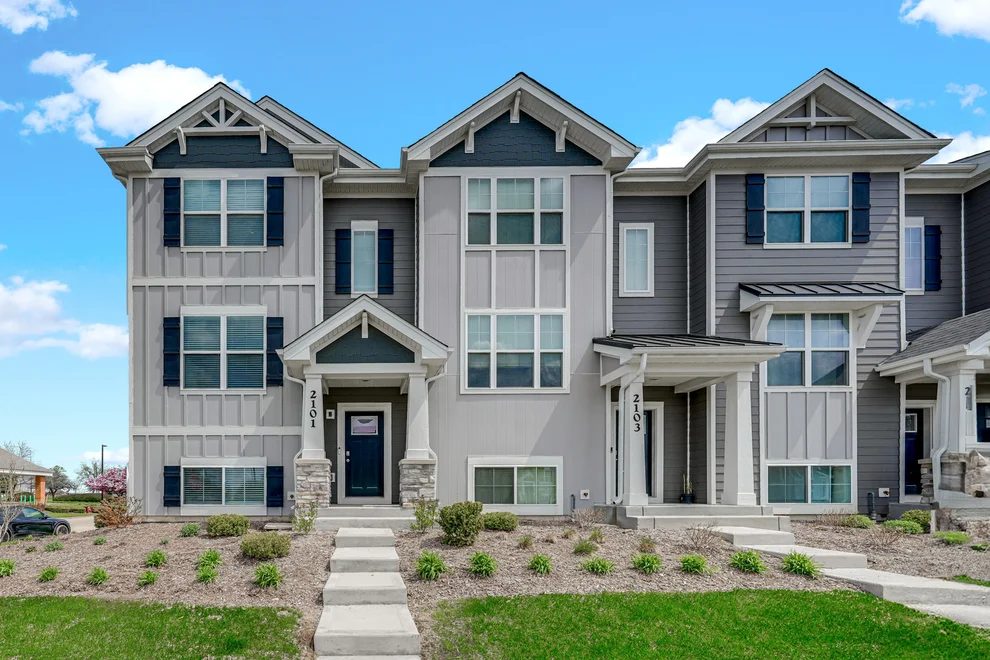Unit for sale at 2101 Yellowstone Boulevard, Mundelein, IL 60060