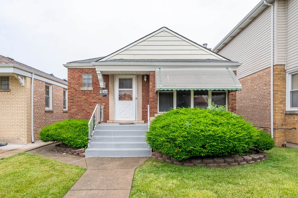 Unit for sale at 8042 S Sacramento Avenue, Chicago, IL 60652