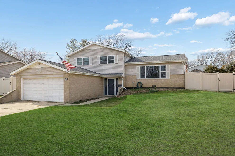 Unit for sale at 6922 Sierra Drive, Darien, IL 60561