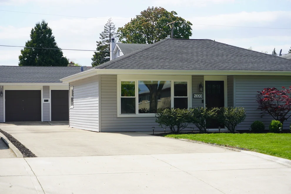 Unit for sale at 5320 S Madison Avenue, Countryside, IL 60525