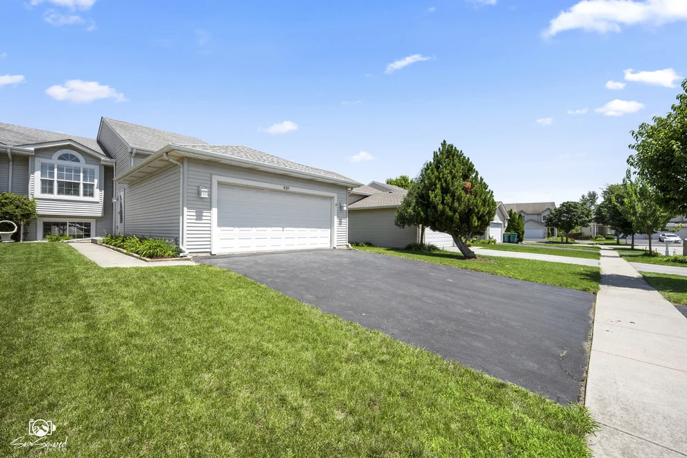 Unit for sale at 4311 Osullivan Drive, Joliet, IL 60431