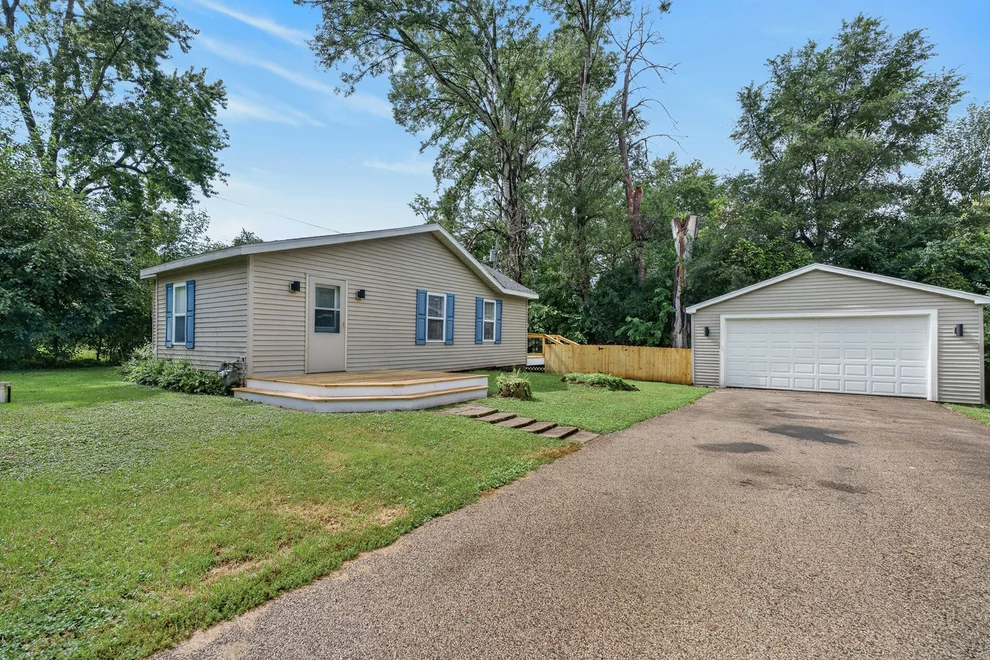 Unit for sale at 521 Elaine Terrace, Lakemoor, IL 60051