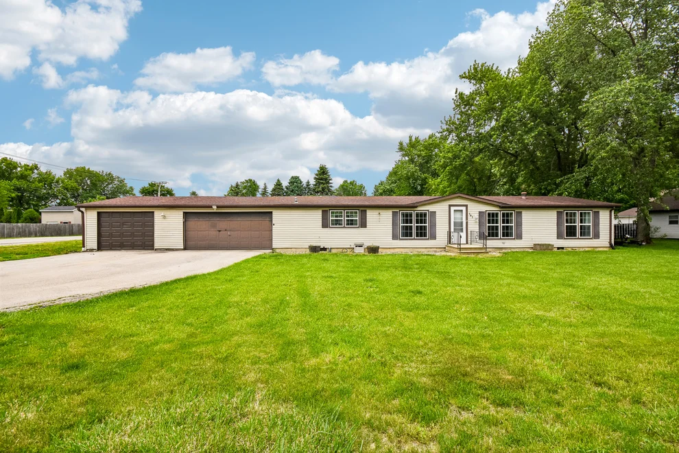 Unit for sale at 197 E Cermak Road, Braidwood, IL 60408