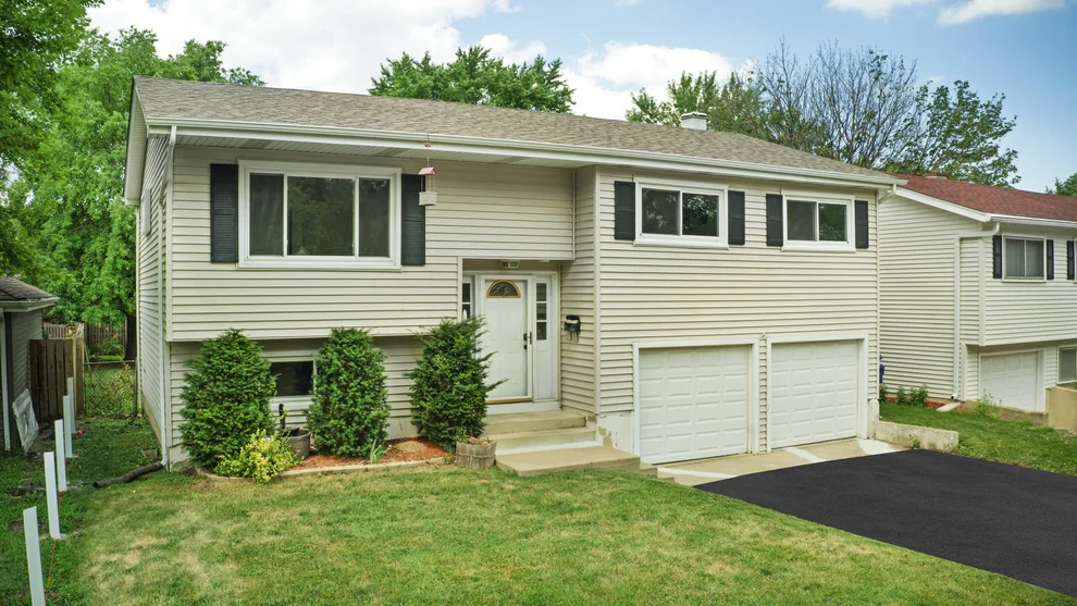 Unit for sale at 1207 E Elm Street, Wheaton, IL 60189