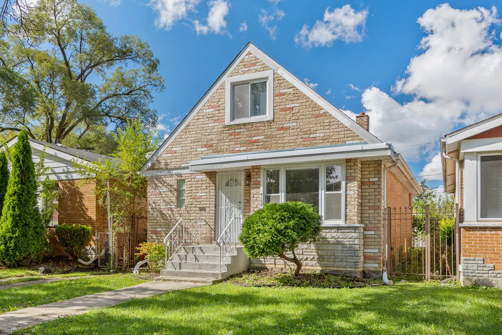 Unit for sale at 9150 S Wallace Street, Chicago, IL 60620