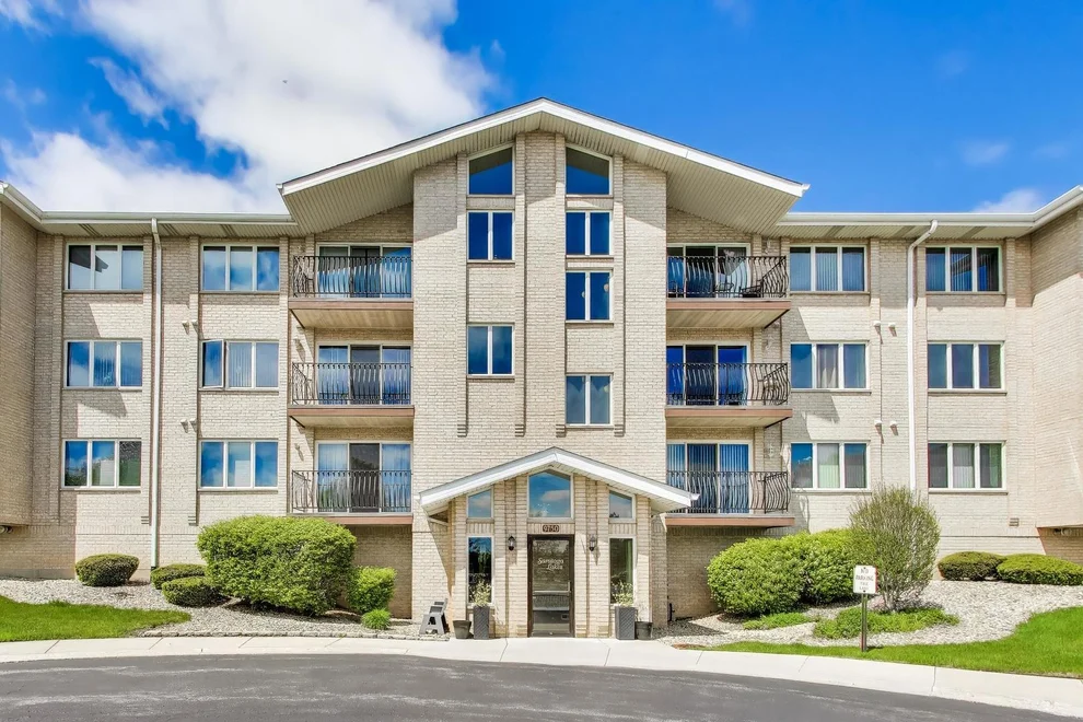 Unit for sale at 9750 Koch Court, Orland Park, IL 60467