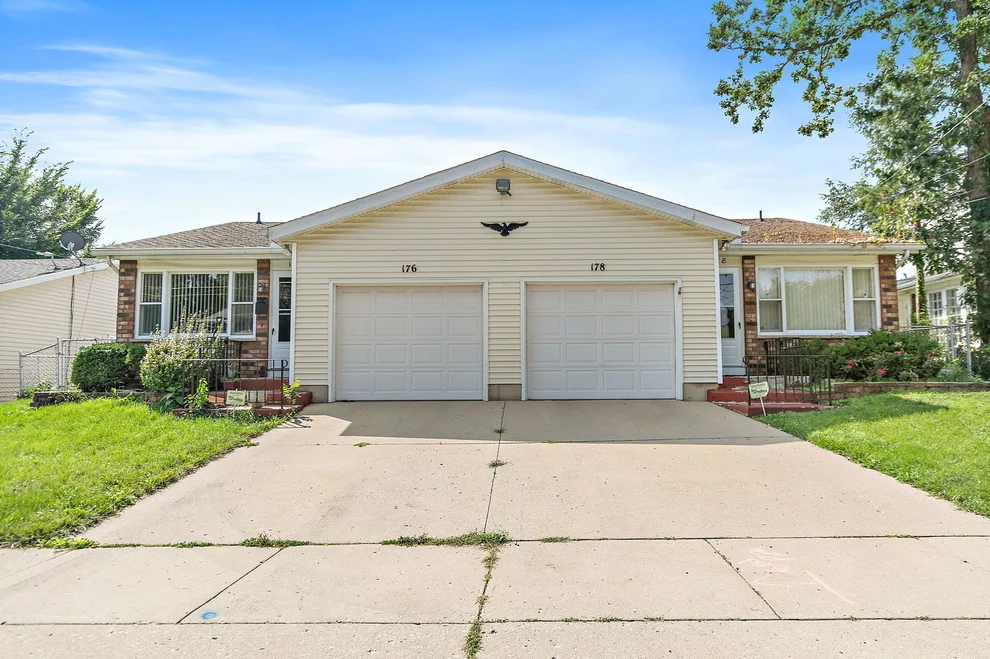 Unit for sale at 176-178 N Dubois Avenue, Elgin, IL 60123