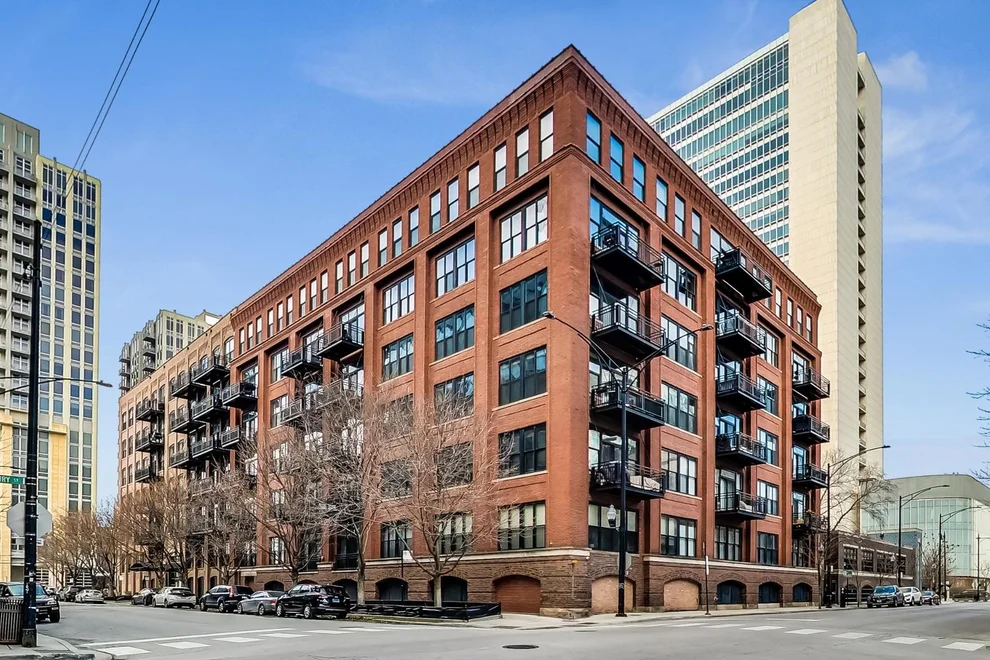 Unit for sale at 520 W HURON Street, Chicago, IL 60654