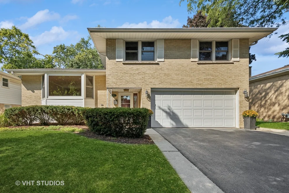 Unit for sale at 332 S Rammer Avenue, Arlington Heights, IL 60004