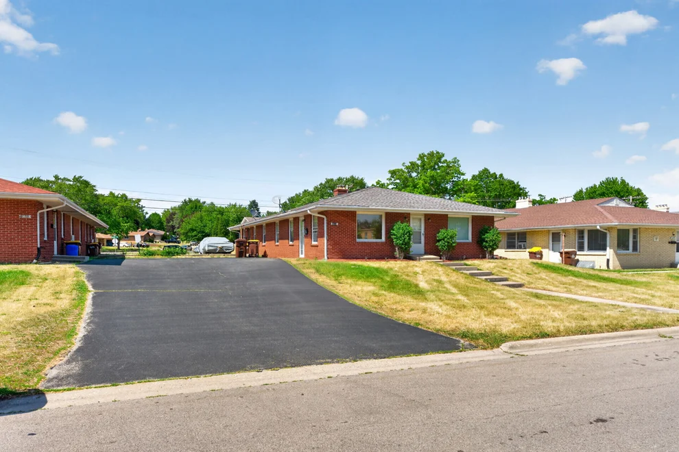 Unit for sale at 2611 Canterbury Lane, Rockford, IL 61101