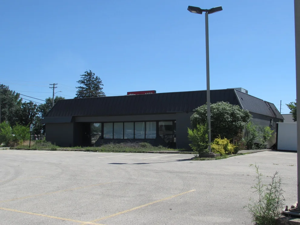 Unit for sale at 901 E Southline Road, Tuscola, IL 61953