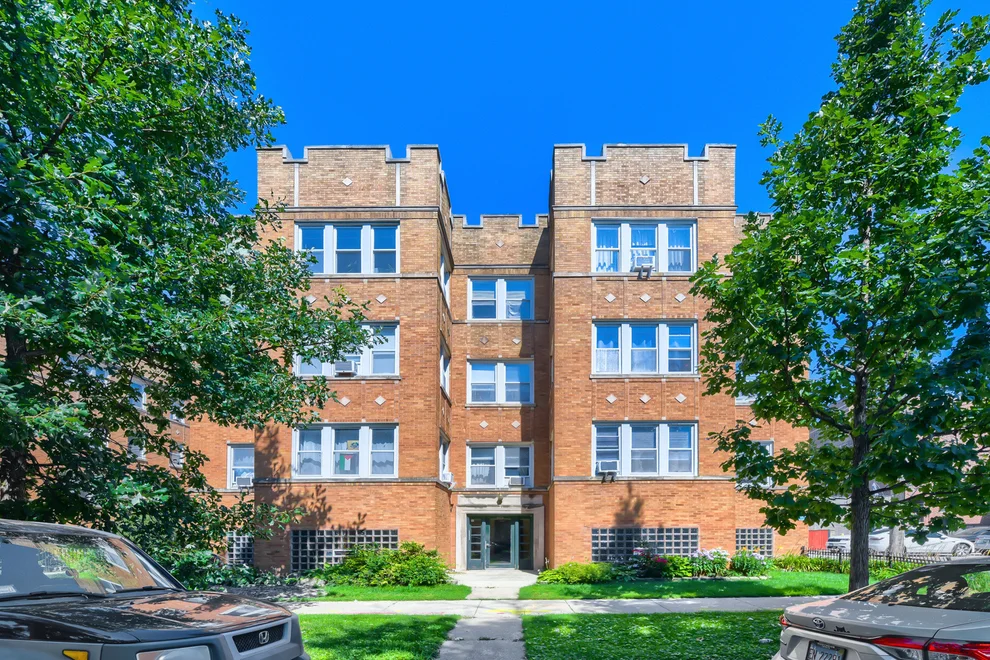 Unit for sale at 4419 N Whipple Street, Chicago, IL 60625