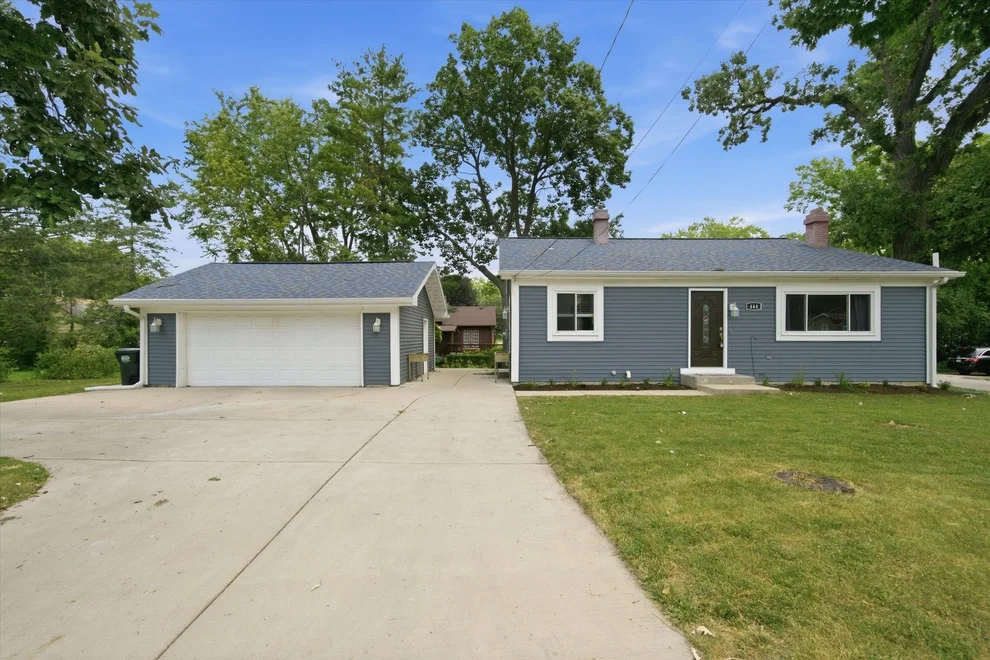 Unit for sale at 444 Pleasure Drive, Mundelein, IL 60060