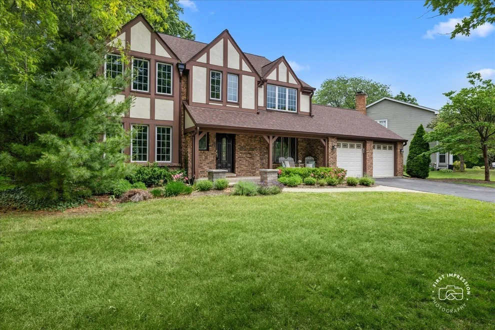 Unit for sale at 1101 W Bauer Road, Naperville, IL 60563