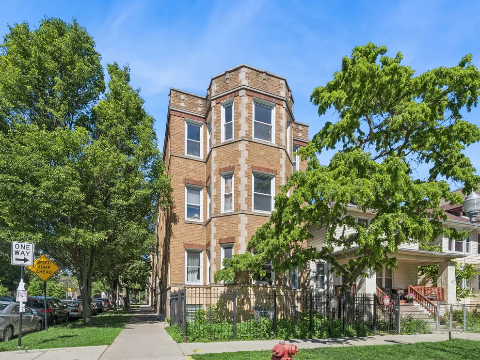 Unit for sale at 3440 W LELAND Avenue, Chicago, IL 60625