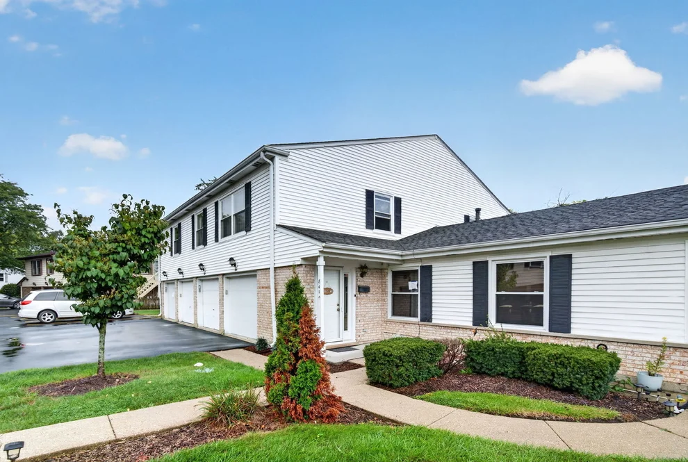 Unit for sale at 841 Pahl Road, Elk Grove Village, IL 60007