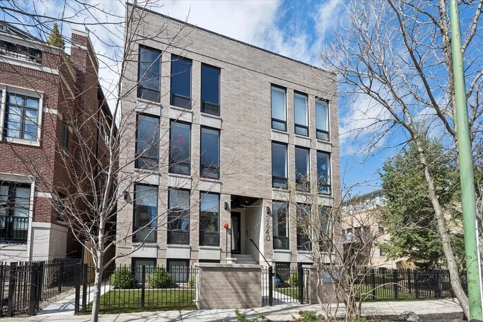 Unit for sale at 2640 N Bosworth Avenue, Chicago, IL 60614