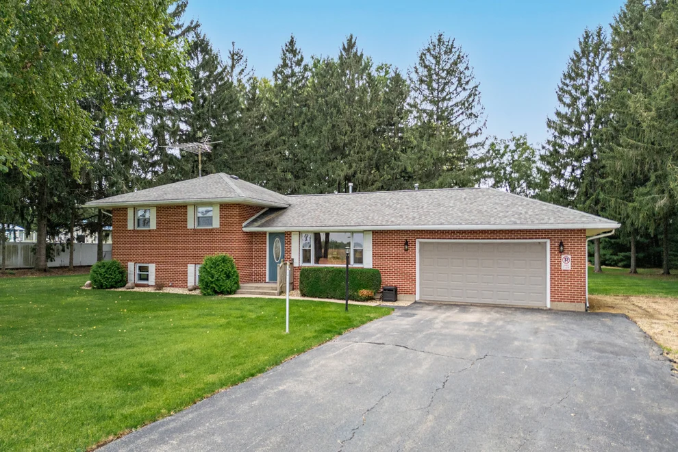 Unit for sale at 2292 N Leaf River Road, Mount Morris, IL 61054