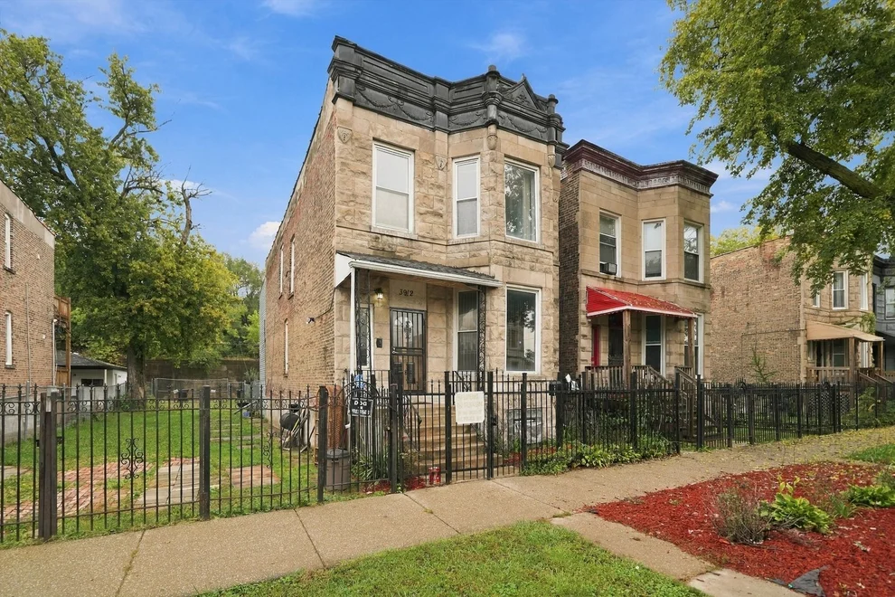 Unit for sale at 3912 W Fillmore Street, Chicago, IL 60624