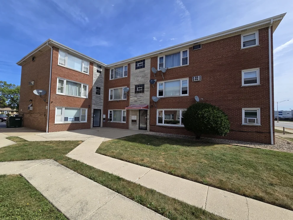Unit for sale at 6952 W 65th Street, Chicago, IL 60638