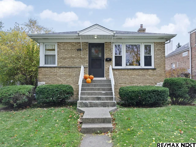 Unit for sale at 4201 GROVE Avenue, Brookfield, IL 60513