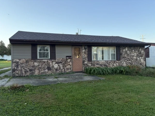 Unit for sale at 221 W 7th Street, Spring Valley, IL 61362
